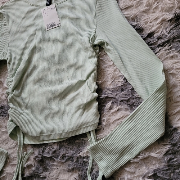 DIVIDED green long sleeve crop top - Picture 2 of 5